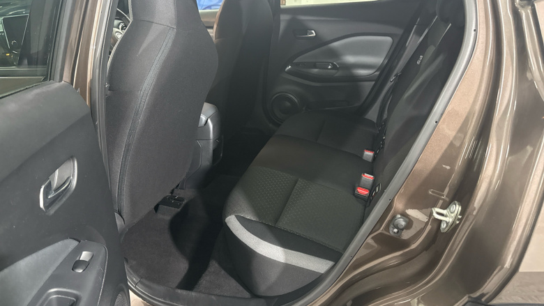 Nissan Juke 1.0 DiG-T 114 N-Connecta 5dr Petrol Hatchback